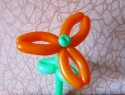 Цветок с тремя лепестками из шаров для моделирования (ШДМ)